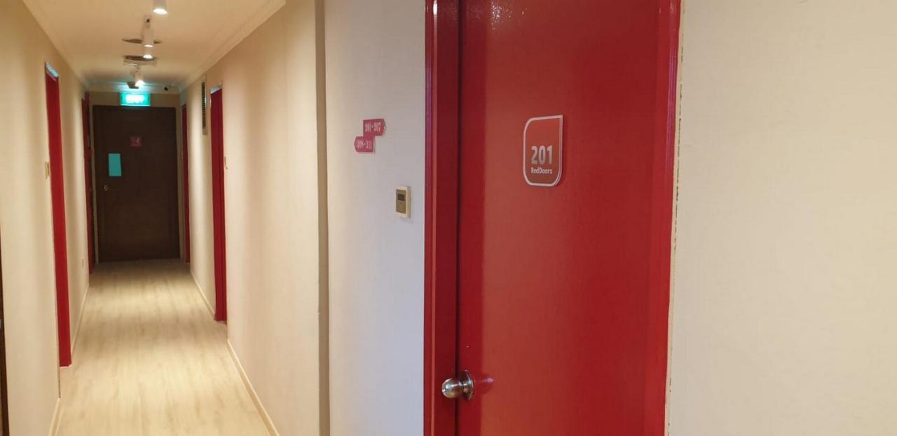 Reddoorz At Geylang Hotel Singapore Exterior foto